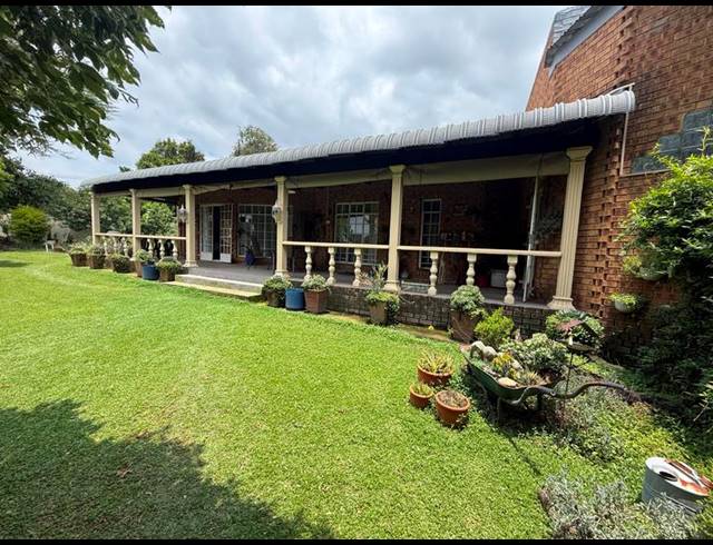 5 BEDROOM HOUSE FOR SALE IN THE REEDS